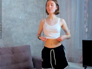 girl
        julianacrosier cam image #3521832