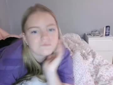 girl
        sarah_marley cam image #4960343