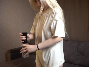girl
        cassie130505 cam image #3946896