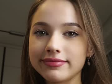 girl
        hecola cam image #5117372