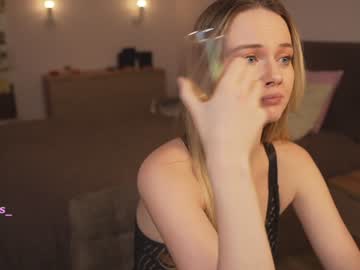girl
        your_kat cam image #3657976