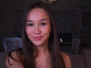 girl
        amanda_krieg cam image #1829300