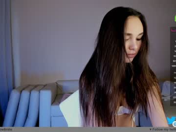 girl
        hollyextra cam image #1834561