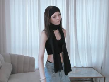 girl
        edithgalpin cam image #3936852