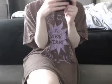 girl
        averigold cam image #3959518