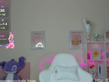 girl
        katiefoxie cam image #5502168