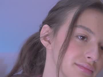 girl
        sh1nyemy cam image #466479