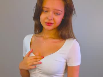 girl
        itwasinstwilight cam image #4425272