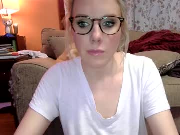girl
        holly_bourbon cam image #6341488