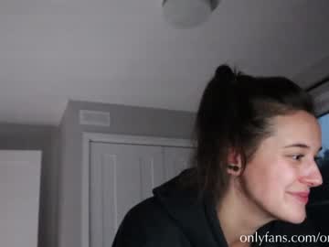 girl
        onlyems23 cam image #4683689