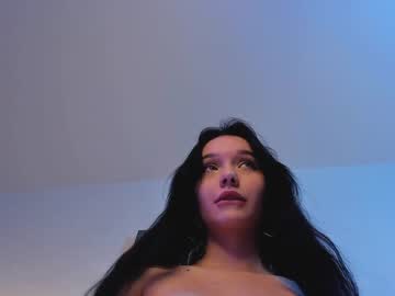 girl
        riskyproject cam image #348641