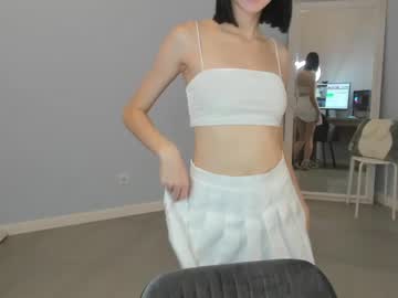 girl
        maaddy_dior cam image #2746549