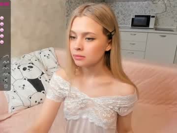 girl
        elly_ary cam image #1218325