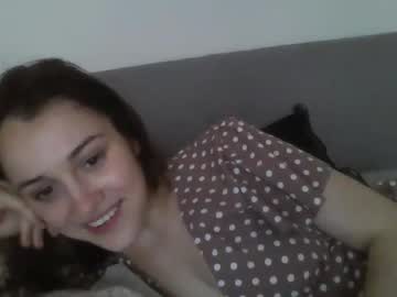 girl
        fairestsnowwhite cam image #1782125