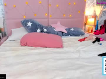 girl
        stella_francess cam image #690121