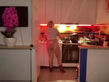 girl
        kiradivine cam image #3213139