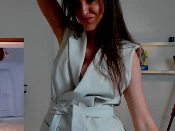 girl
        legswattitude cam image #4123596
