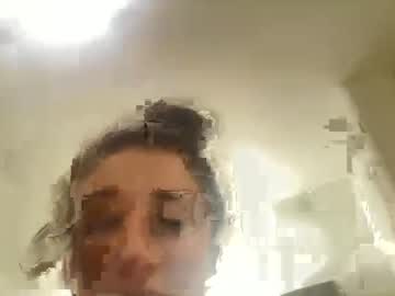 girl
        prettiestpeach cam image #711556