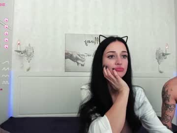 couple
        meowluv cam image #2779993