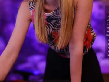 girl
        angeellina cam image #4429045