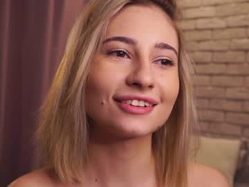 girl
        ameliajasmina cam image #2985464