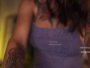 girl
        effyloweell cam image #255841