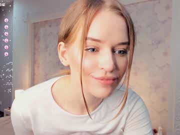 girl
        emelianae cam image #3465924