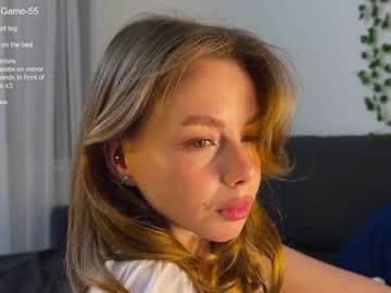 girl
        elli_harmon cam image #5943617