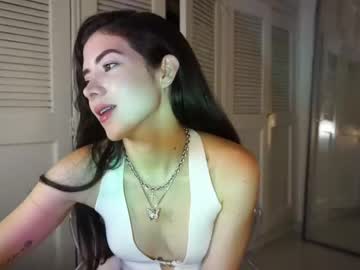 girl
        soifiee cam image #1945325