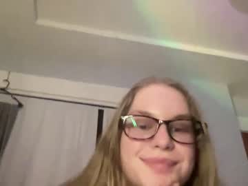 girl
        alexkelsey18 cam image #3763323