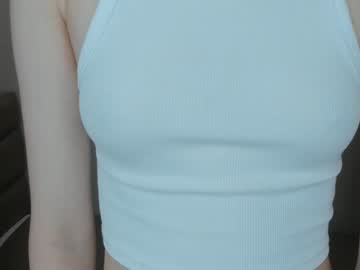 girl
        julianacrosier cam image #3543730