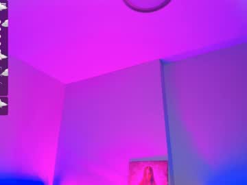 girl
        your__voice cam image #828833