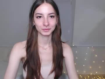 girl
        shy_cut1e cam image #2119717