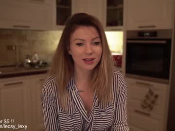 girl
        lecsy cam image #268209