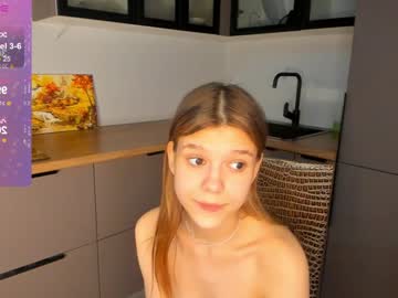 girl
        sloanesharp cam image #4355226