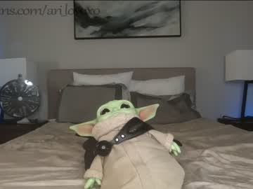 couple
        ari_lovexo cam image #809838