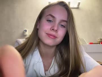 girl
        gucci_rich cam image #1146857