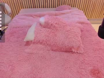 girl
        little_effy18 cam image #2950490
