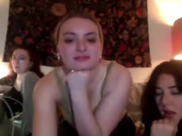 girl
        saphirreprincess333 cam image #422510