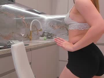 girl
        dream_beam cam image #5941143