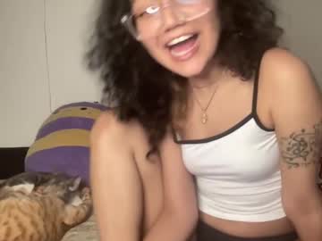 girl
        miaxrain cam image #6822308