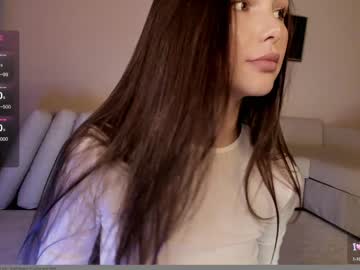 girl
        hollyextra cam image #4807377