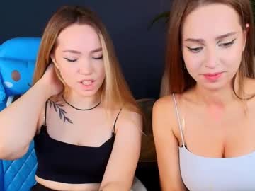 couple Live Cam Girls Love To Strip Naked For Their Viewers with top_twins