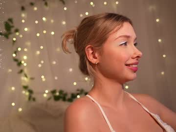 girl
        april_blush cam image #5684907