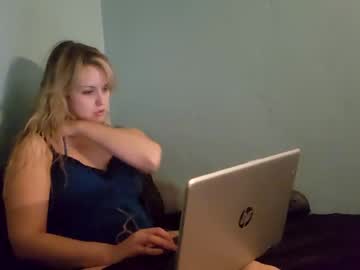 girl
        creativeblues cam image #1499508
