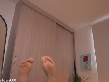 girl
        laura_roldan cam image #5855350