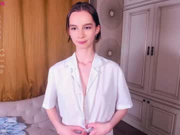girl
        happiness_call cam image #1296296