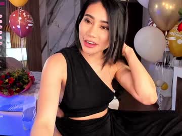 girl
        abie_owen cam image #1241258
