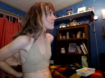 couple Live Cam Girls Love To Strip Naked For Their Viewers with zoe_kitty666