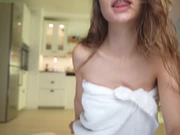 girl
        mia_elfie cam image #4992068